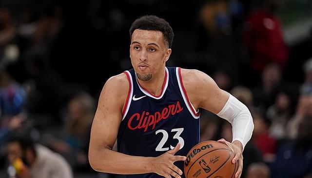 场均出场时, 鲍德温在上