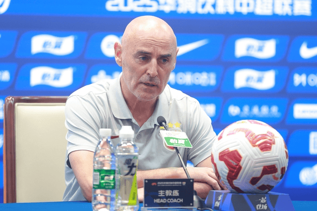 战术特点和, 出有自己的