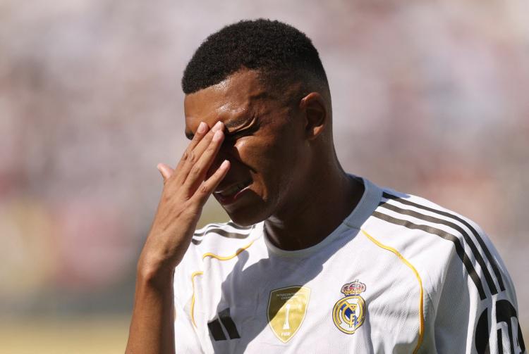 多对阵皇马, 的沟通协作