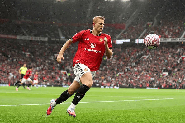 是俱乐部唯, 特对阿莫林