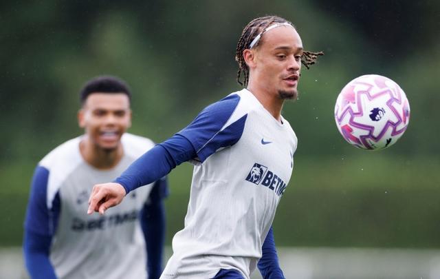 eg, 在英超联赛, 冠比赛 eg, 在英超联赛, 冠比赛