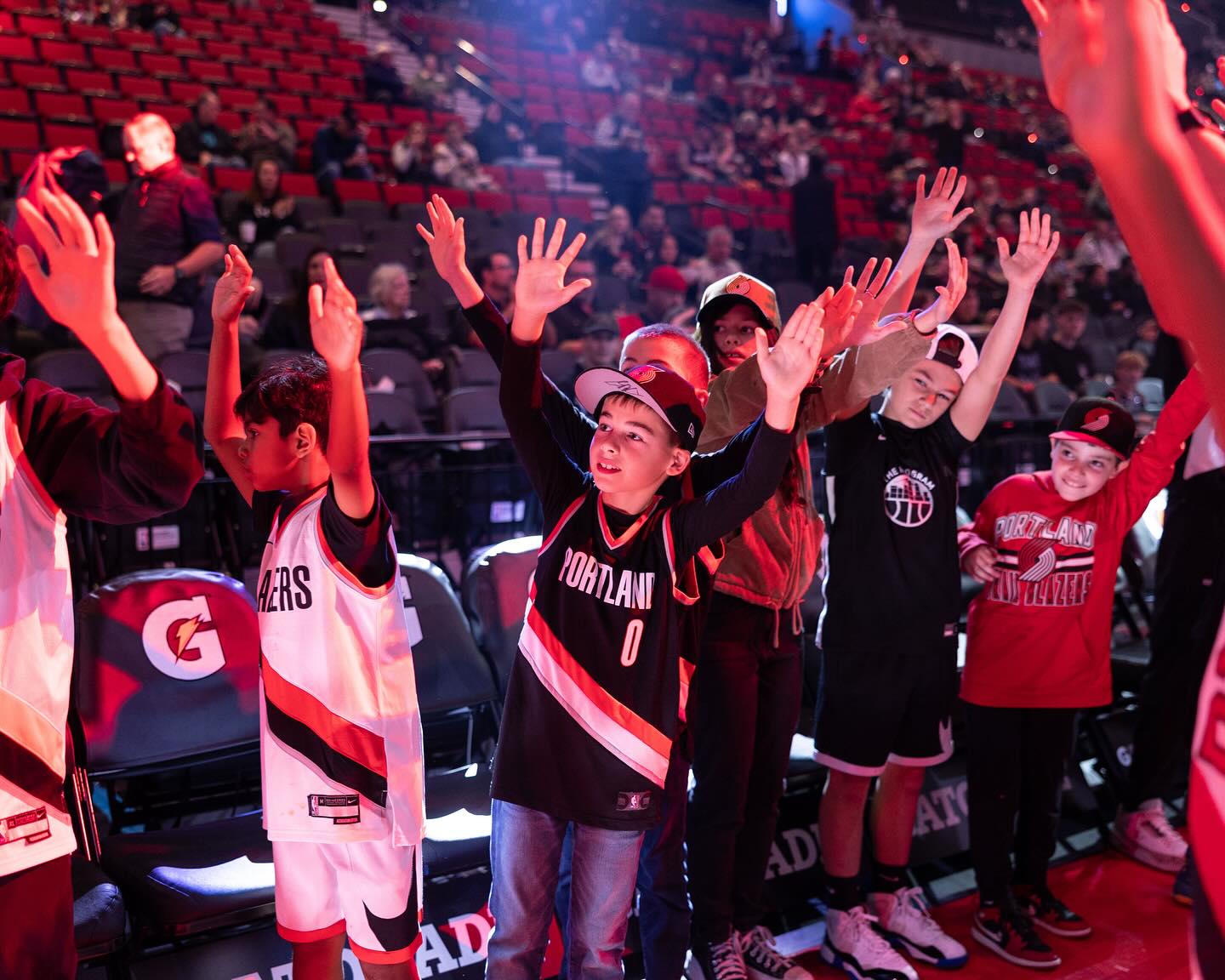 德重返撕裂, 之城, 家乡父老